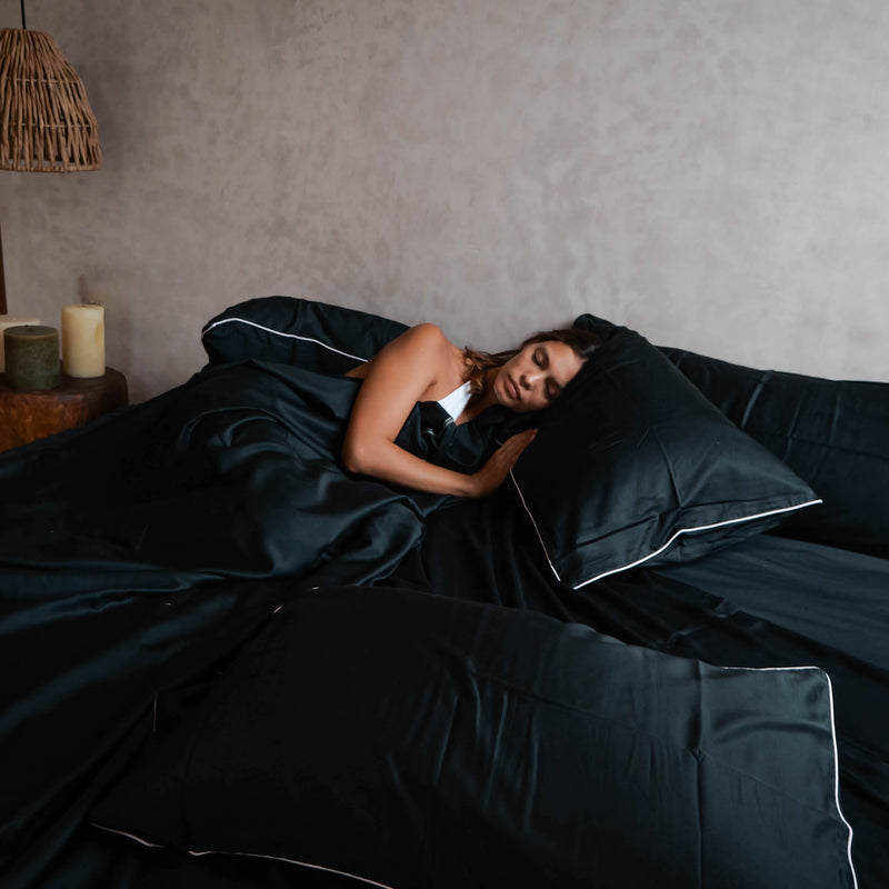 The BRISA Over-Sized Summer Cooling Bedding Set